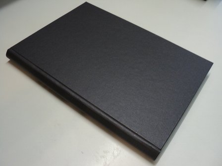 A4 zwart linnen boek