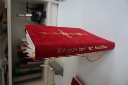  donker rood sinterklaasboek