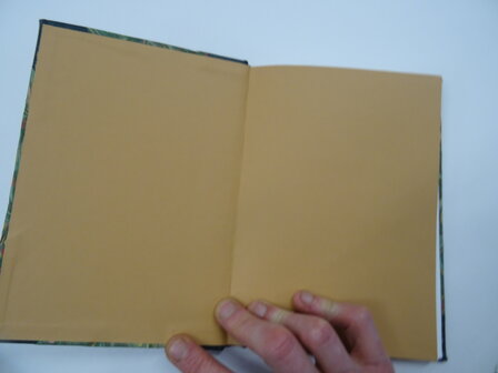 gemarmerd notitieboekje