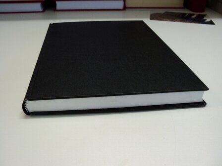 A4 zwart linnen boek