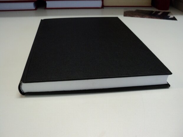 A4 zwart linnen boek