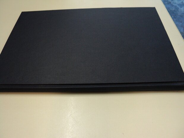 A4 zwart linnen boek