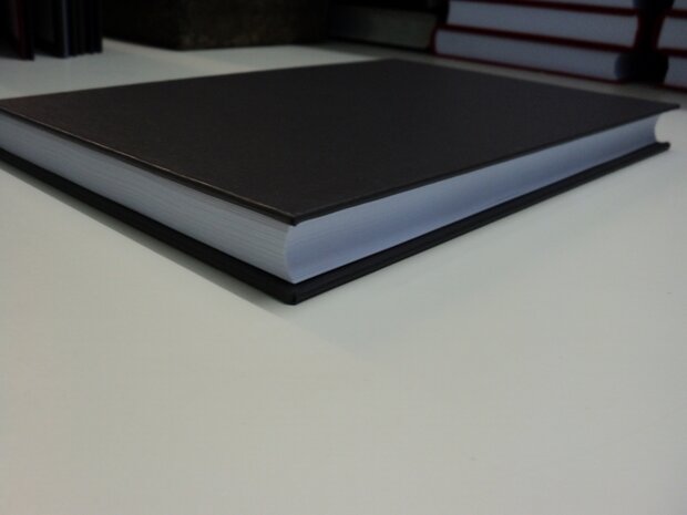 A4 zwart linnen boek