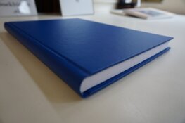 blauwe linnen dummy a4